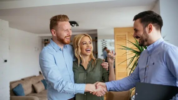 How to Choose the Right Estate Agent - And Avoid Costly Mistakes Image
